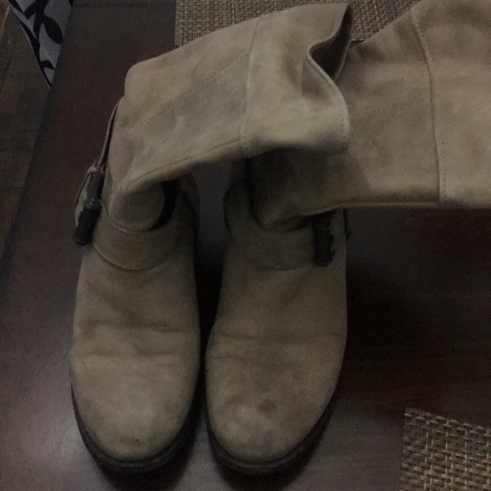 Shoes - Picture 4 of 7